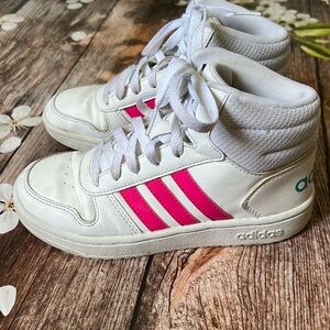 Girls Adidas sneaker